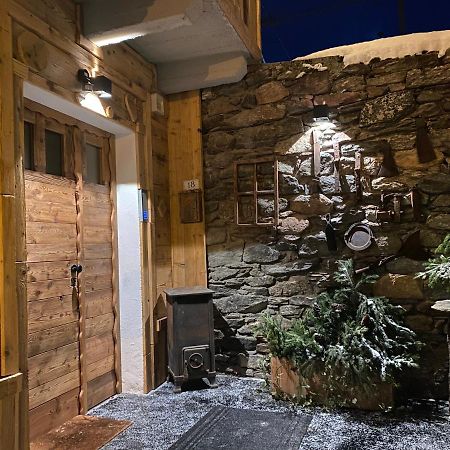 Maison Rongier Nel Centro Di コー​​ニュ エクステリア 写真